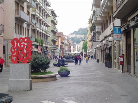 orari negozi corso mazzini cosenza